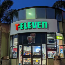 711