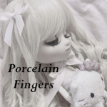 Porcelain fingers ୨୧