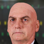 Cretinho nerdola