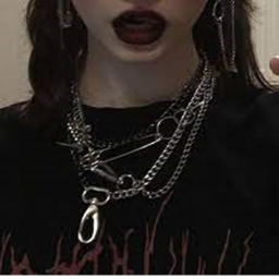 ✘