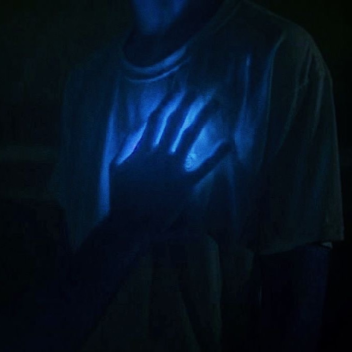 𝐵𝑒𝒶𝓊𝓉𝓎 𝒾𝓃 𝒹𝑒𝒶𝓉𝒽.