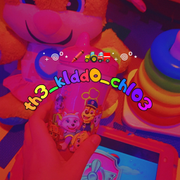 →🧃🌈🍎 ɕℓσ´ѕ нαηցσυт! 🐛🚀🚜