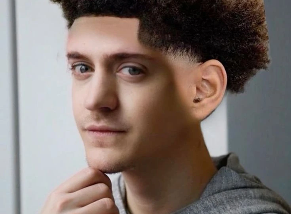 Wait in Line to Get a Low Taper Fade! screenshot 1