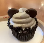 Cannoli cupcake