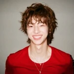 hallyu-niverse Group Thumbnail