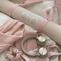 𝜗𝜚˚⋆ ♡ ❀ ˖°