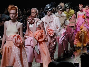+ Fashion Runway +