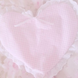 ✧･ﾟ: *✧･ﾟ:*