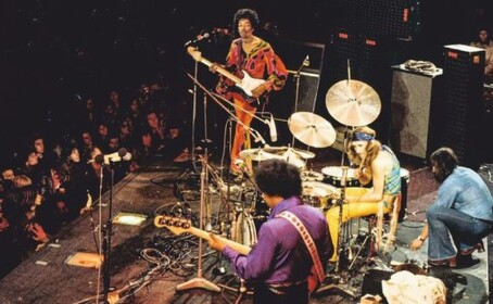 jimi hendrix - (live in maui 1970)