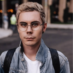 Survive Smart Man with Glasses Download!