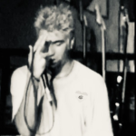 805x