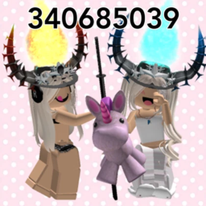 >.< :3 ᅠᅠ Roblox group icon