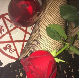 😈