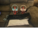 Elf’s love playing Roblox too!