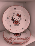 •Hello Kitty•<3