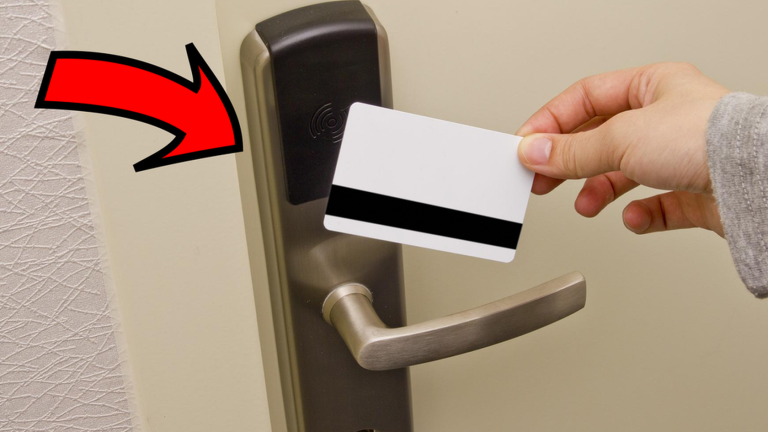 Find the Keycards 🗝️ screenshot 2