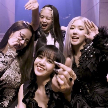 Blackpink Pastel Cafe