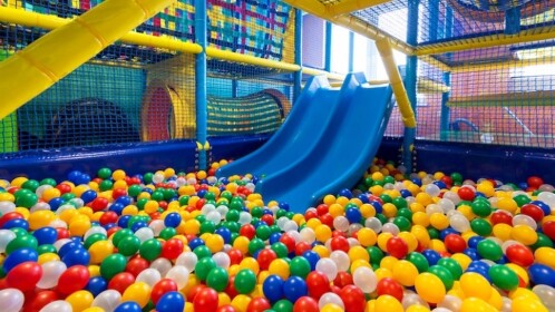 🌈ESCAPE BALLPIT!