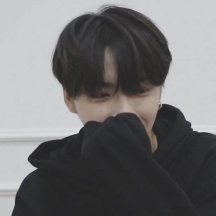 Hwa - (Ateez) Cute hoodie picture Roblox decal