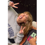 Swifties/Cringe Sophia Fans!