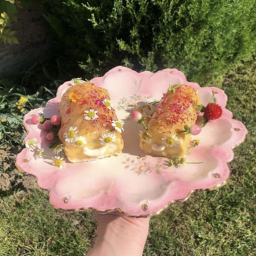 ❀
