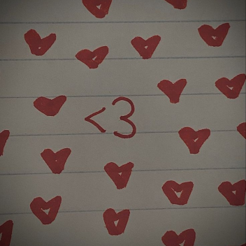 <3