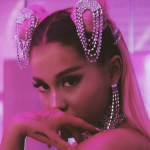 Ariana Grande Loves Cats