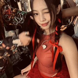 ☾