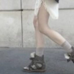 ⸸