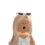 @L0velyxAva